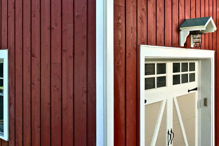 Channel Lap Cedar Prime+Paint Close Up